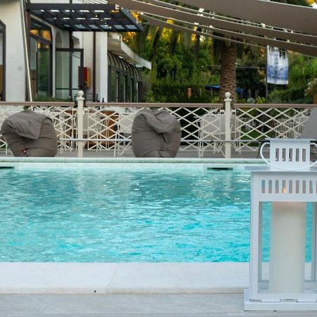 Hotel Tarabella フォルテ・デイ・マルミ エクステリア 写真