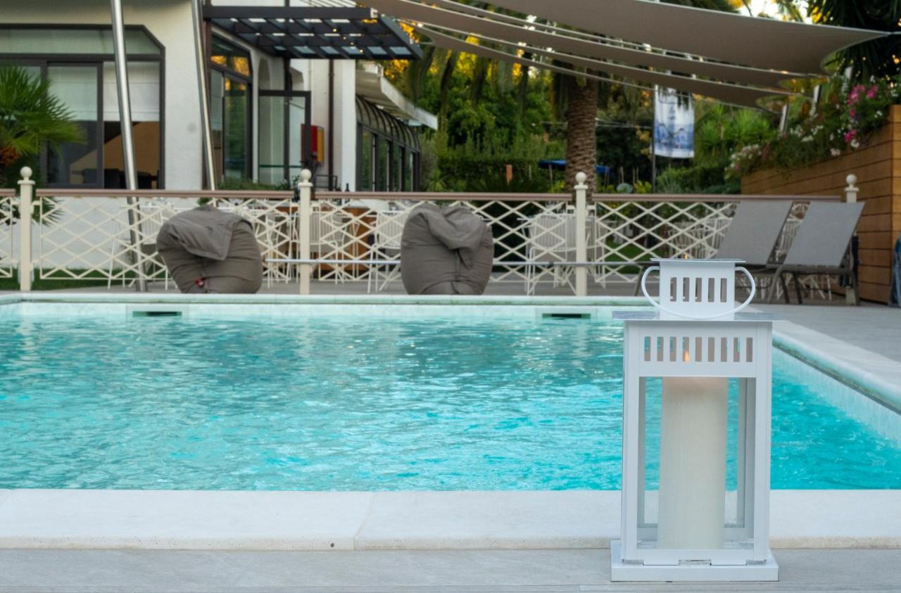 Hotel Tarabella フォルテ・デイ・マルミ エクステリア 写真